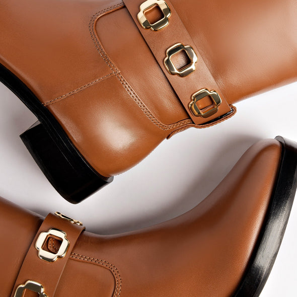 Milan Flat Boot In Caramel Leather