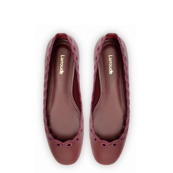 Meghan Broderie Flat In Burgundy Leather