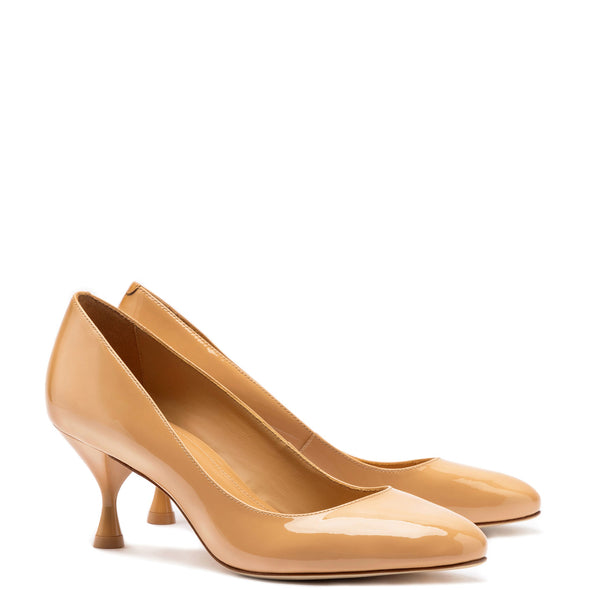 Michelle Lo Pump In Tan Patent Leather