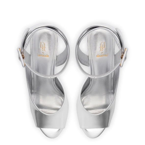 Deena By Larroudé Wedge Sandal In Silver Specchio