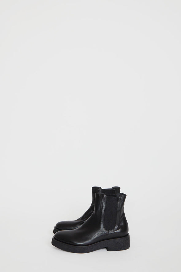 No.6 Pull on Crepe Sole Boot in Nero