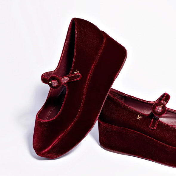 Blair Flatform In Wine Velvet